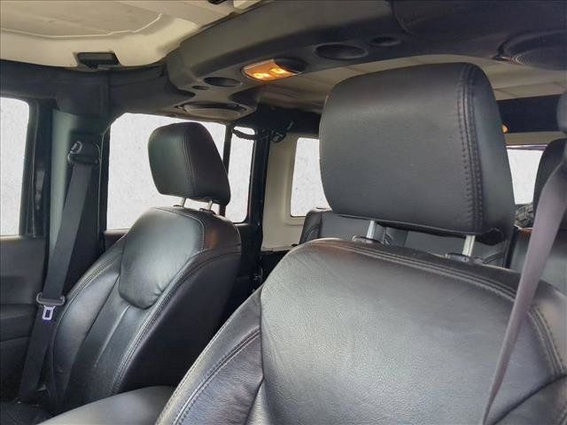 Used 2013 Jeep Wrangler Unlimited Rubicon w/ Connectivity Group AWD/4WD image 13