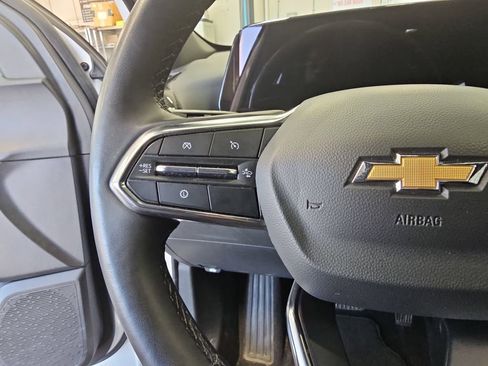 Used 2025 Chevrolet Equinox LT FWD image 16
