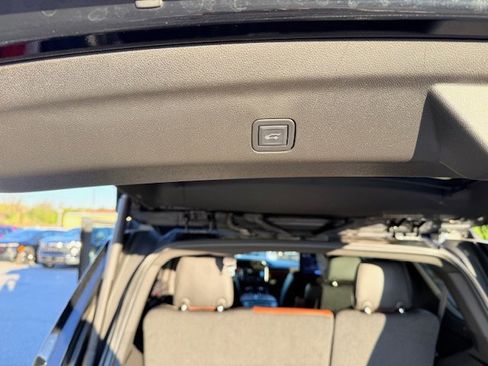 Used 2023 GMC Yukon Denali Ultimate image 23