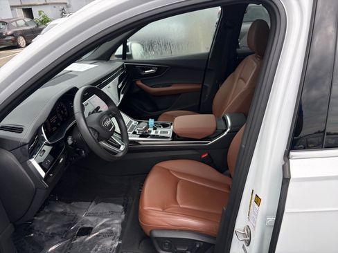 Used 2023 Audi Q7 2.0T Premium w/ Towing Package AWD/4WD image 30