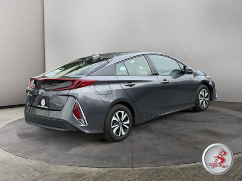 Used 2019 Toyota Prius Prime Premium FWD image 5
