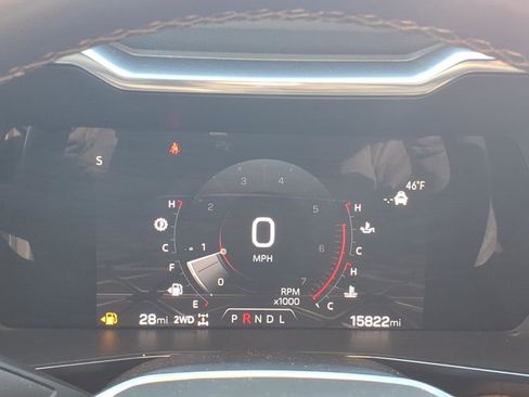 Used 2023 GMC Canyon AT4 image 22