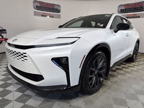 Used 2025 Toyota Crown Signia w/ Advanced Technology Package AWD/4WD image 8