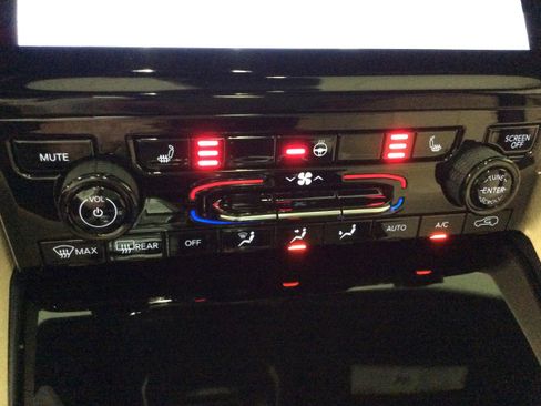 New 2025 Jeep Grand Cherokee Limited w/ Trailer Tow Package image 34