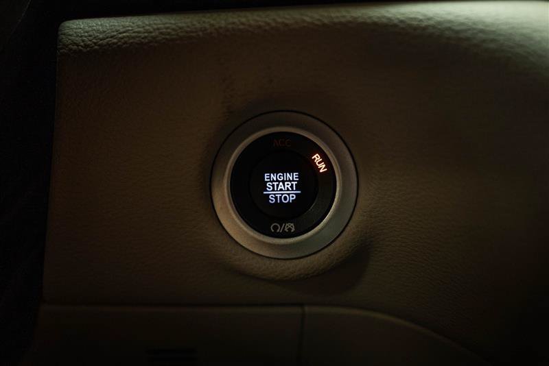 Used 2024 Chrysler Pacifica Limited FWD image 19