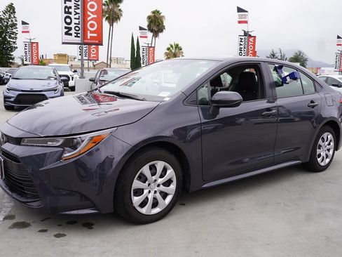 Used 2023 Toyota Corolla LE w/ Carpet Mat Package (TMS) FWD image 4
