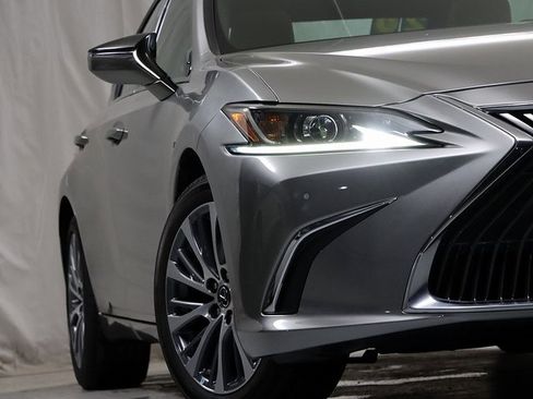 Used 2020 Lexus ES 350 w/ Premium Package image 4