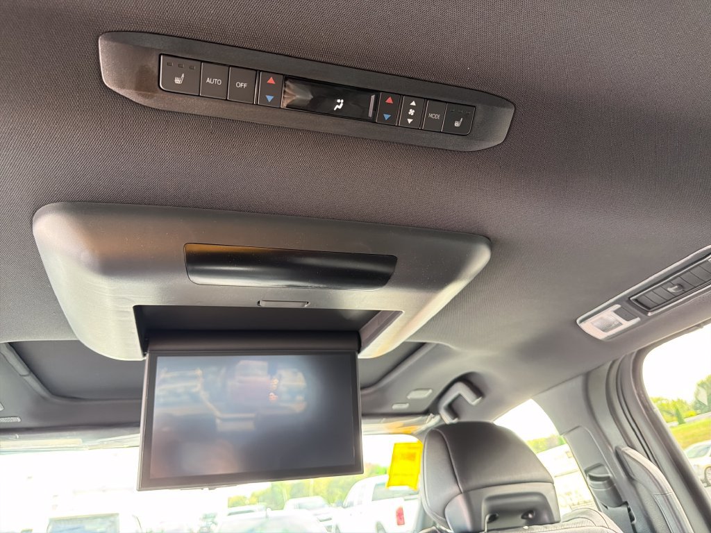 Used 2026 Toyota Sienna Platinum AWD/4WD image 30