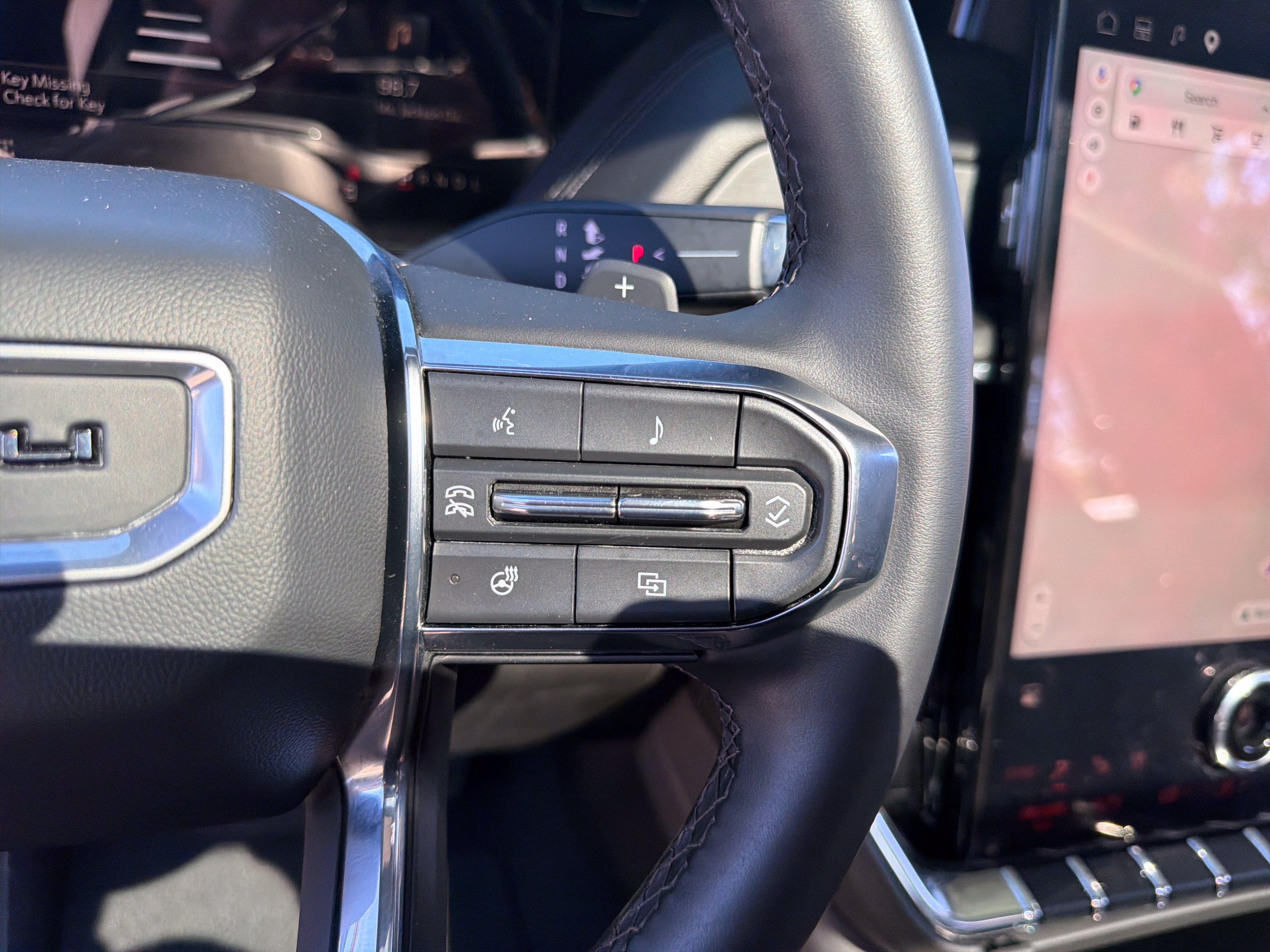 Used 2025 GMC Yukon Denali w/ Sun & Power Step Package AWD/4WD image 22