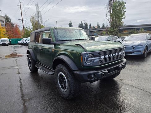 New 2025 Ford Bronco Badlands w/ Sasquatch Package AWD/4WD image 3