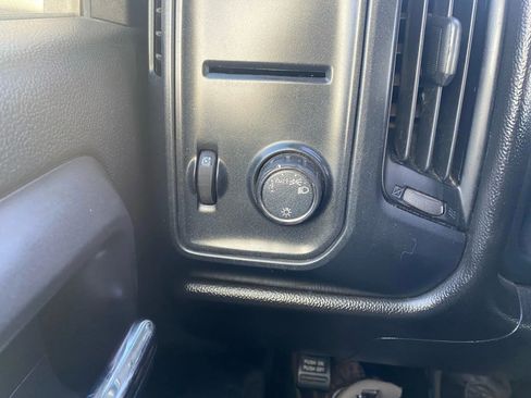 Used 2018 Chevrolet Silverado 2500 W/T image 17