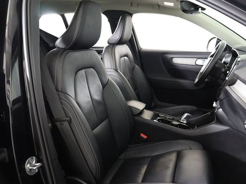 Used 2023 Volvo XC40 B5 Plus w/ Protection Package Premier image 33