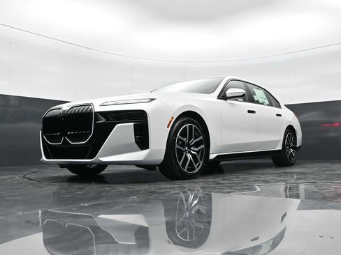 New 2026 BMW 760i xDrive w/ Executive Package image 24