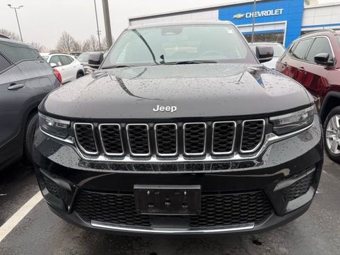 Used 2024 Jeep Grand Cherokee Laredo X image 2