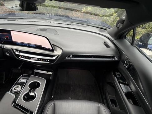 Certified 2024 Cadillac Lyriq Sport image 33