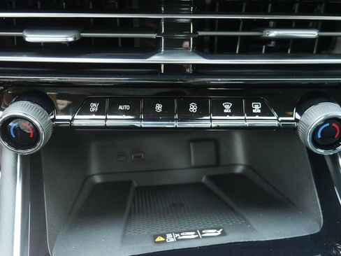 New 2026 Chevrolet Traverse LT w/ Enhanced Driving Package image 17