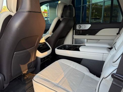 Used 2024 Lincoln Navigator Black Label image 14
