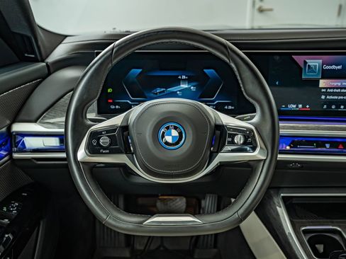 Used 2024 BMW i7 eDrive50 RWD image 23