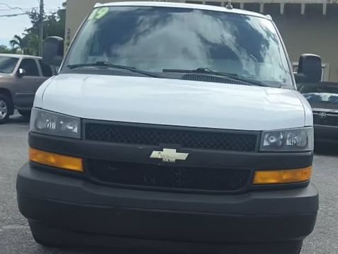 Used 2019 Chevrolet Express 2500 Extended w/ Driver Convenience Package RWD image 4