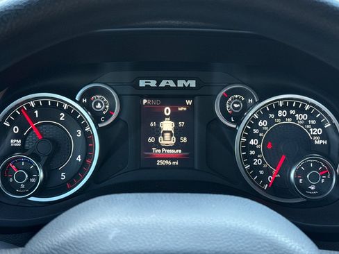 Used 2022 RAM 2500 Big Horn image 28