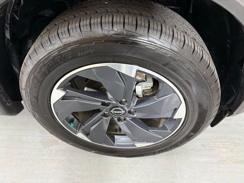 Used 2024 Nissan Rogue SV FWD image 8