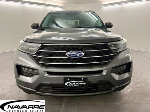 Used 2021 Ford Explorer XLT image 2