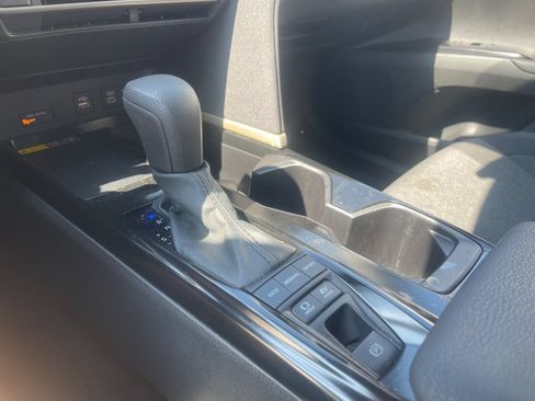 Used 2025 Toyota Camry LE FWD image 18