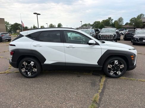 Used 2024 Hyundai Kona SEL FWD image 4
