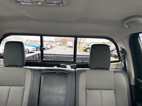 Used 2017 Nissan Titan S image 23