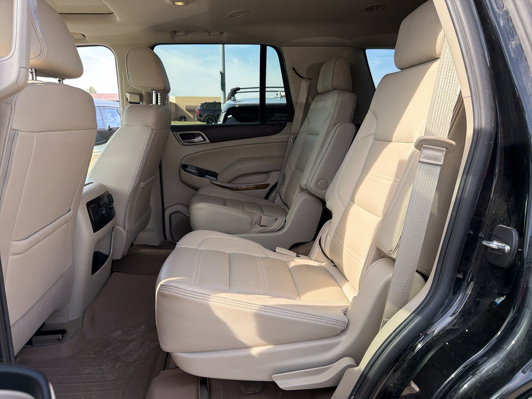 Used 2017 GMC Yukon Denali AWD/4WD image 8