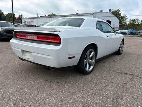Used 2014 Dodge Challenger R/T image 5