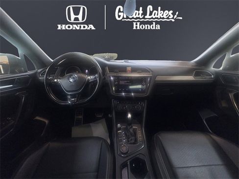 Used 2021 Volkswagen Tiguan SE R-Line image 10