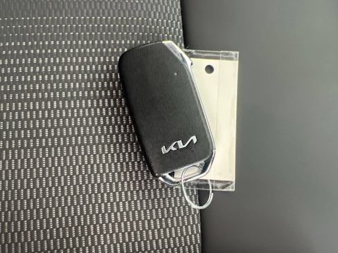 Certified 2024 Kia Niro EX FWD image 26