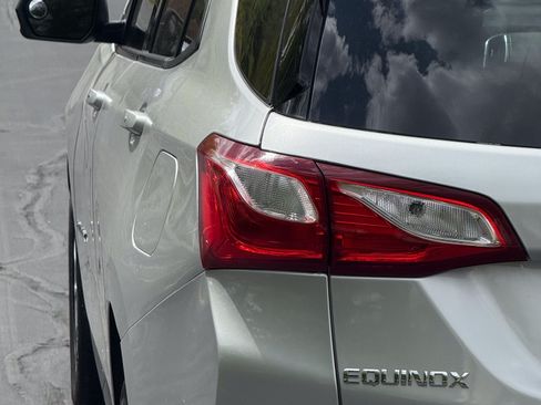 Used 2019 Chevrolet Equinox LS AWD/4WD image 19