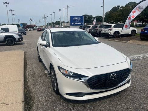 Used 2022 MAZDA MAZDA3 s FWD image 2