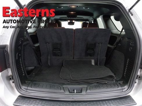 Used 2024 Dodge Durango R/T w/ Tow 'N Go Package AWD/4WD image 9