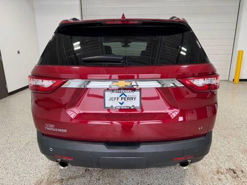 Used 2021 Chevrolet Traverse LT image 5