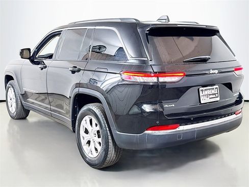 Used 2022 Jeep Grand Cherokee Limited image 6