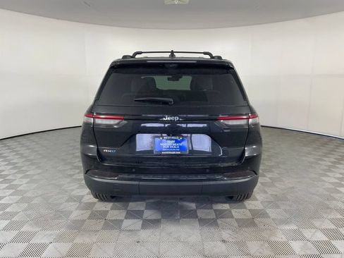 Certified 2022 Jeep Grand Cherokee Limited 4xe w/ Luxury Tech Group II AWD/4WD image 15