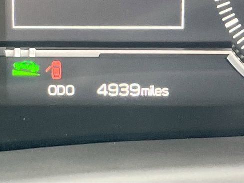 Used 2024 Toyota GR86 Premium image 12