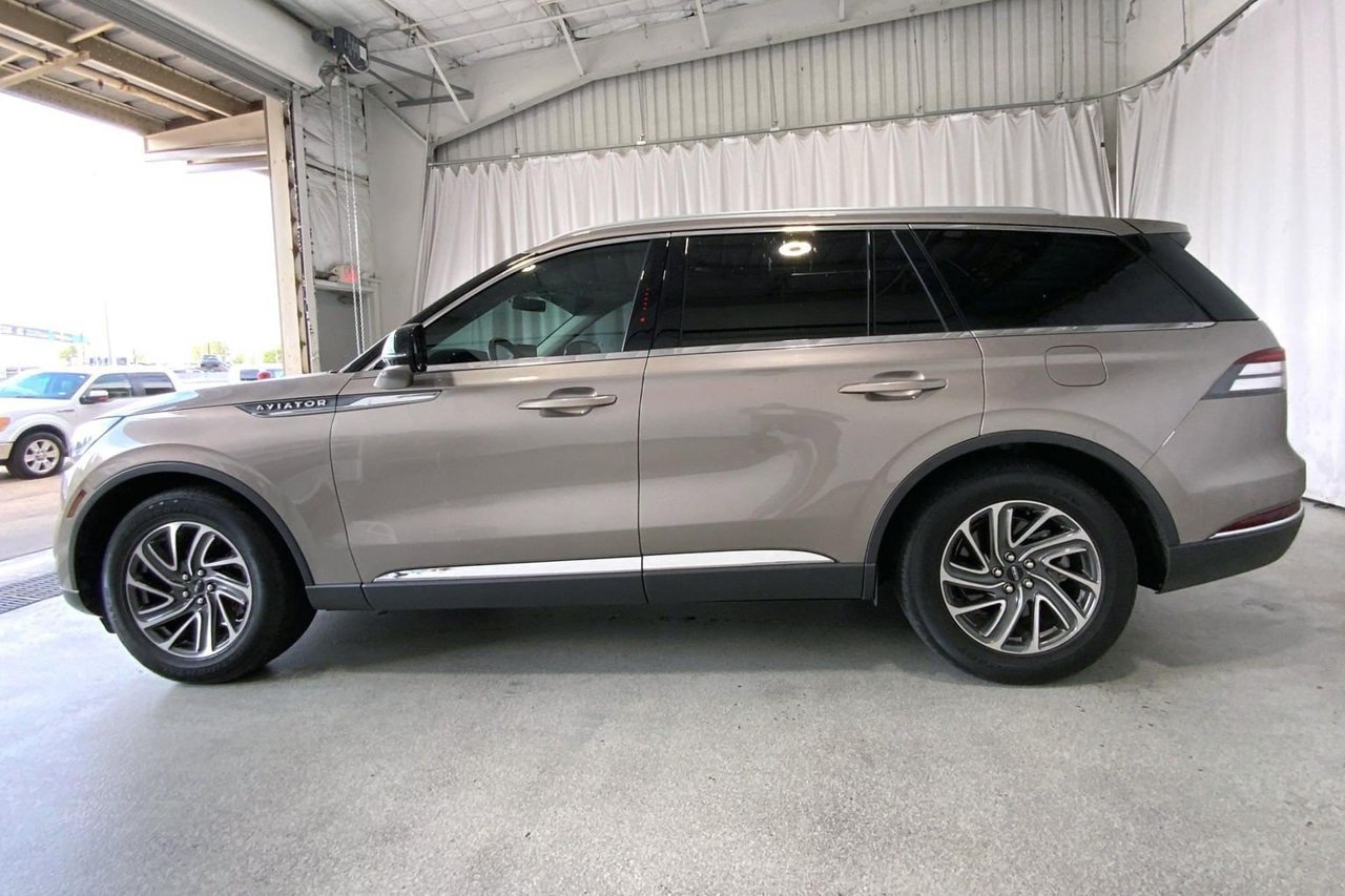 Used 2021 Lincoln Aviator 2WD image 26