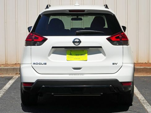 Used 2017 Nissan Rogue SV FWD image 46