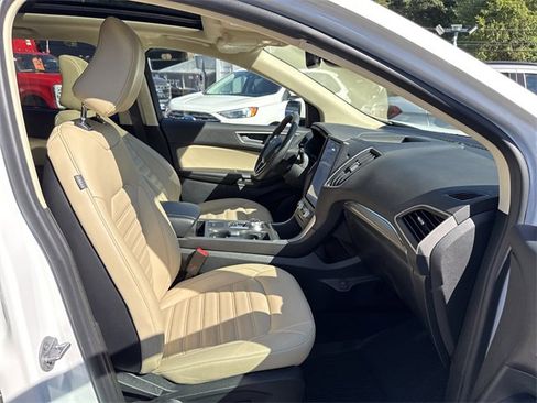Used 2022 Ford Edge SEL w/ Convenience Package image 29