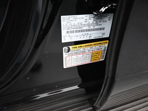 New 2025 Ford Expedition Active RWD image 20