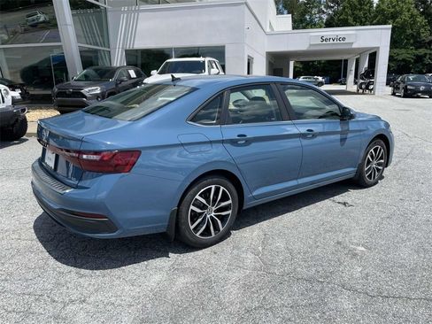 New 2025 Volkswagen Jetta SE image 3