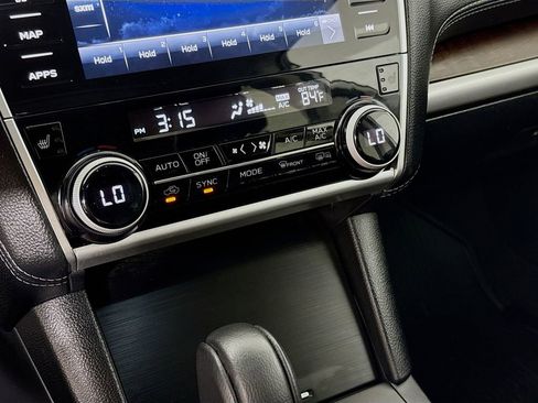 Used 2018 Subaru Outback 2.5i Limited AWD/4WD image 18