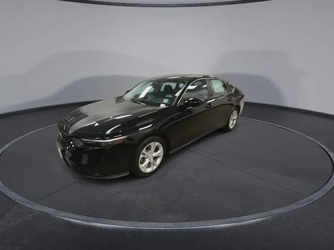 Used 2023 Honda Accord LX image 4
