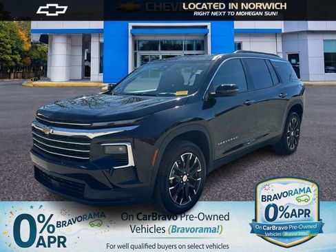 Used 2025 Chevrolet Traverse LT w/ Sun and Wheel Package AWD/4WD image 1