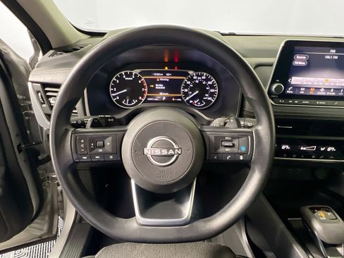 Used 2024 Nissan Rogue SV image 17