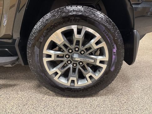 Used 2025 GMC Hummer EV 3X w/ LPO, Sport Package image 10